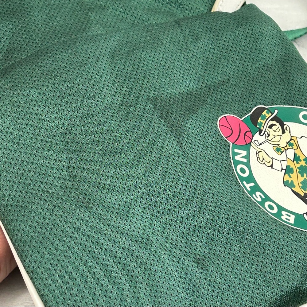Boston Celtics NBA Basketball Green Crossbody Shoulder Strap Hand Bag Purse - Picture 3 of 15